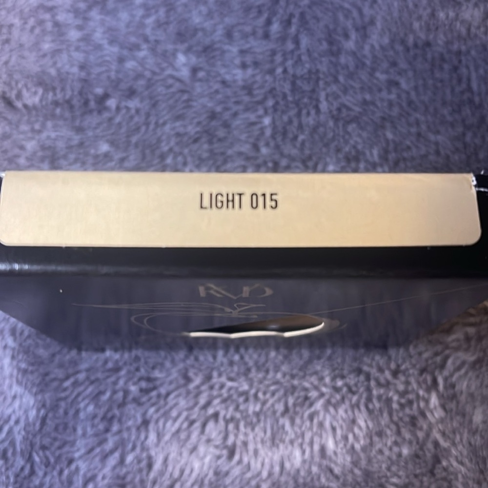 KVD Light 015 Good Apple Lightweight Full-Coverage Cream Foundation Balm - Picture 4 of 7